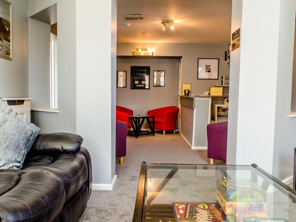 Bed & Breakfast The Avenue 4*